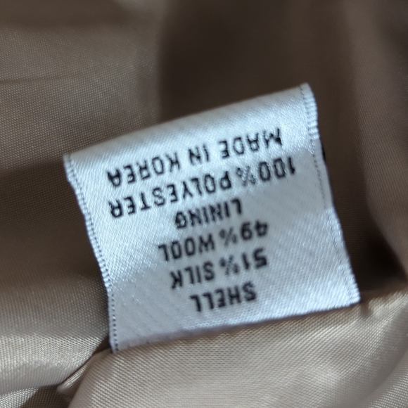 Stunning silk gold skirt suit. Talbots 10 - Picture 5 of 7